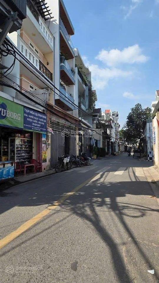 Nhanh mới kịp (kinh doanh đỉnh)
dt 8m x 10m vuông vức, bình tân
đường nhựa 10m,