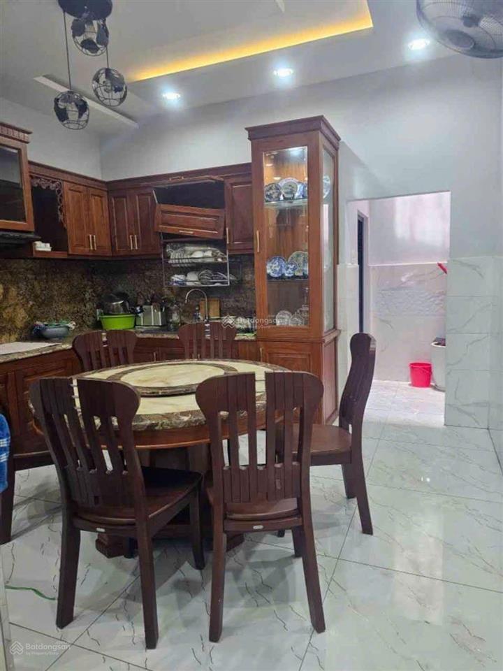 Nhà đẹp 3 tầng mặt tiền khu tên lửa ,tiện kd đa ngành  3pn  dt 4 x 15 ,cạnh căn góc  chỉ 8 x tỉ