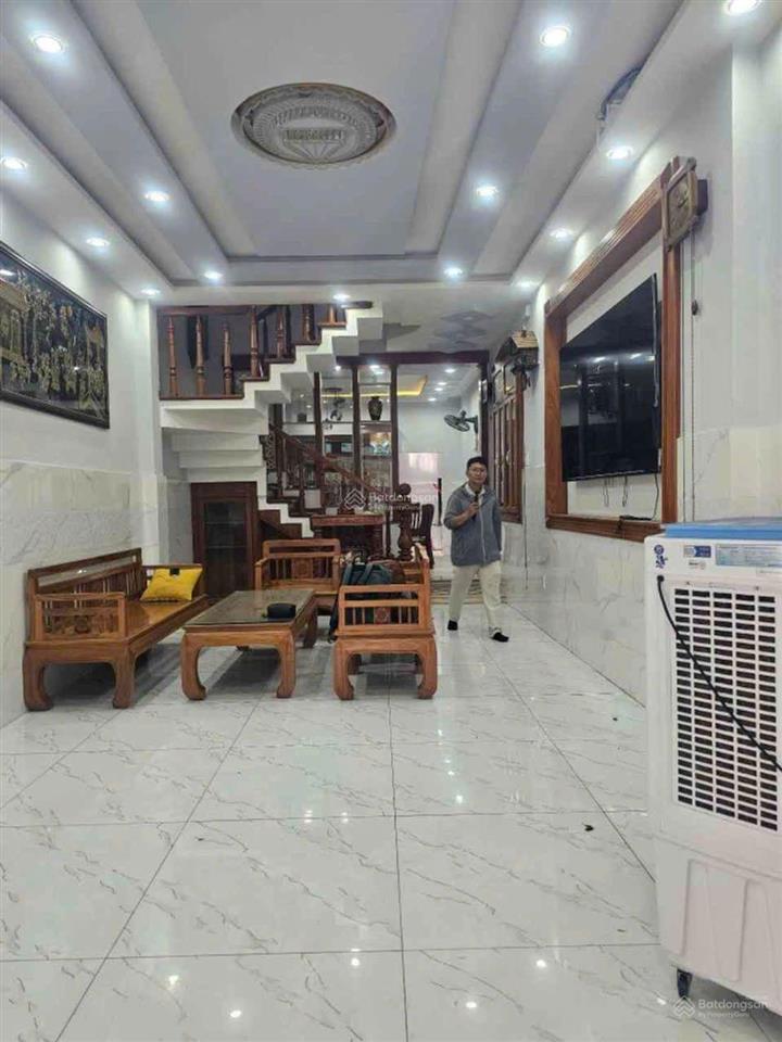 Nhà đẹp 3 tầng mặt tiền khu tên lửa ,tiện kd đa ngành  3pn  dt 4 x 15 ,cạnh căn góc  chỉ 8 x tỉ