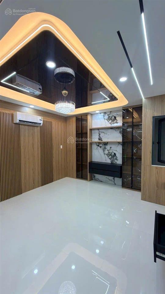 5 tầng phan anh giáp tân phú, q6, q11
dt 4m x 13m, 4 pn nội thất + sân thượnghẻm oto 5m 7 tỉ