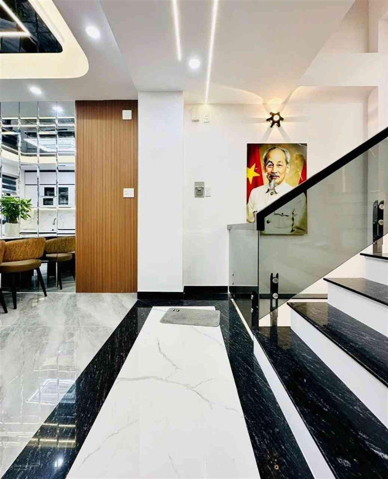 Nhà 5 tầng xây mới gần lê thúc hoạch chỉ 7tỉ x dt 4 x 16  4 pn lớn  full nội thất  hxt 6m  shr