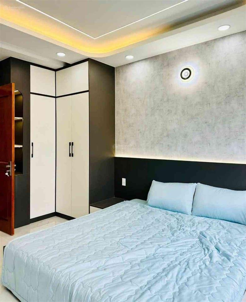 Nhà 5 tầng xây mới gần lê thúc hoạch chỉ 7tỉ x dt 4 x 16  4 pn lớn  full nội thất  hxt 6m  shr