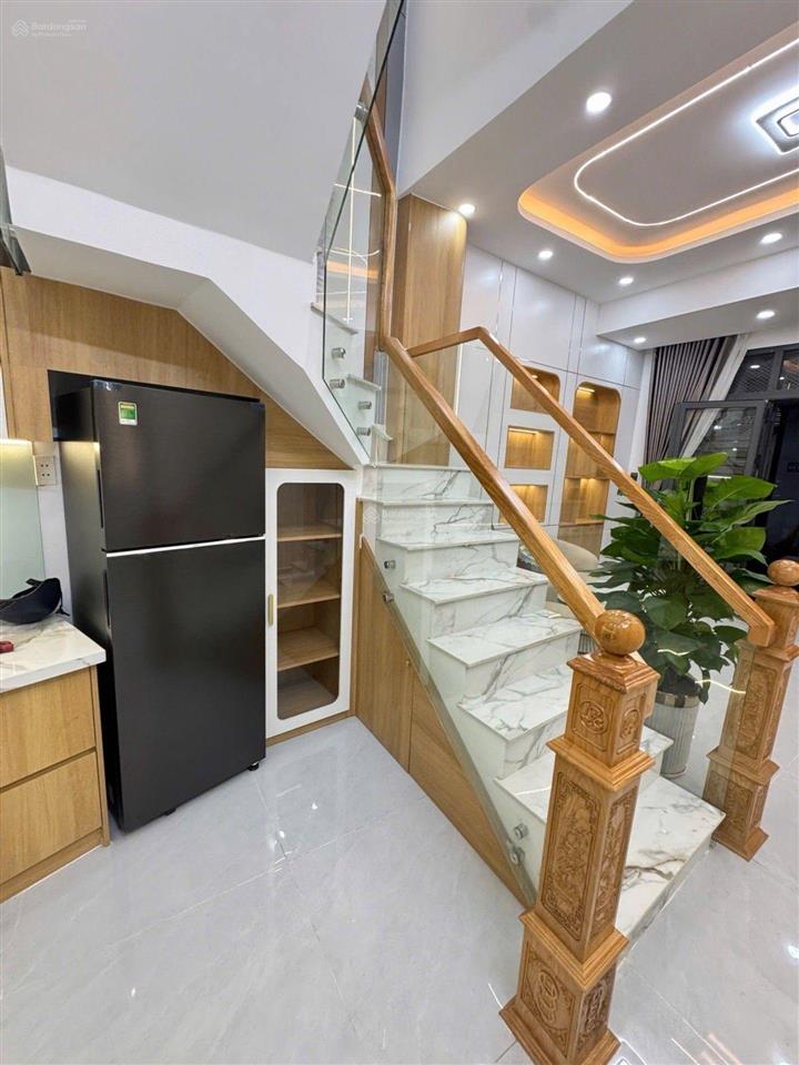 Giá 4,9 tỷ còn thương lượng hẻm to 6m đường số 4 full nội thất dt 4m x 12m (dt công nhận