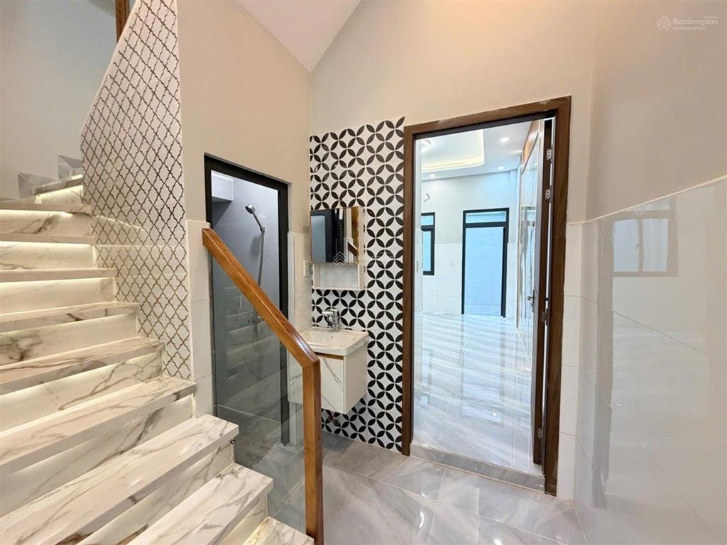 Nhà đường số 3 giáp aeon tân phú
dt 78m2, 4 phòng ngủ
hẻm 5m  sổ mới 2026  giá 5.x tỷ (tl)