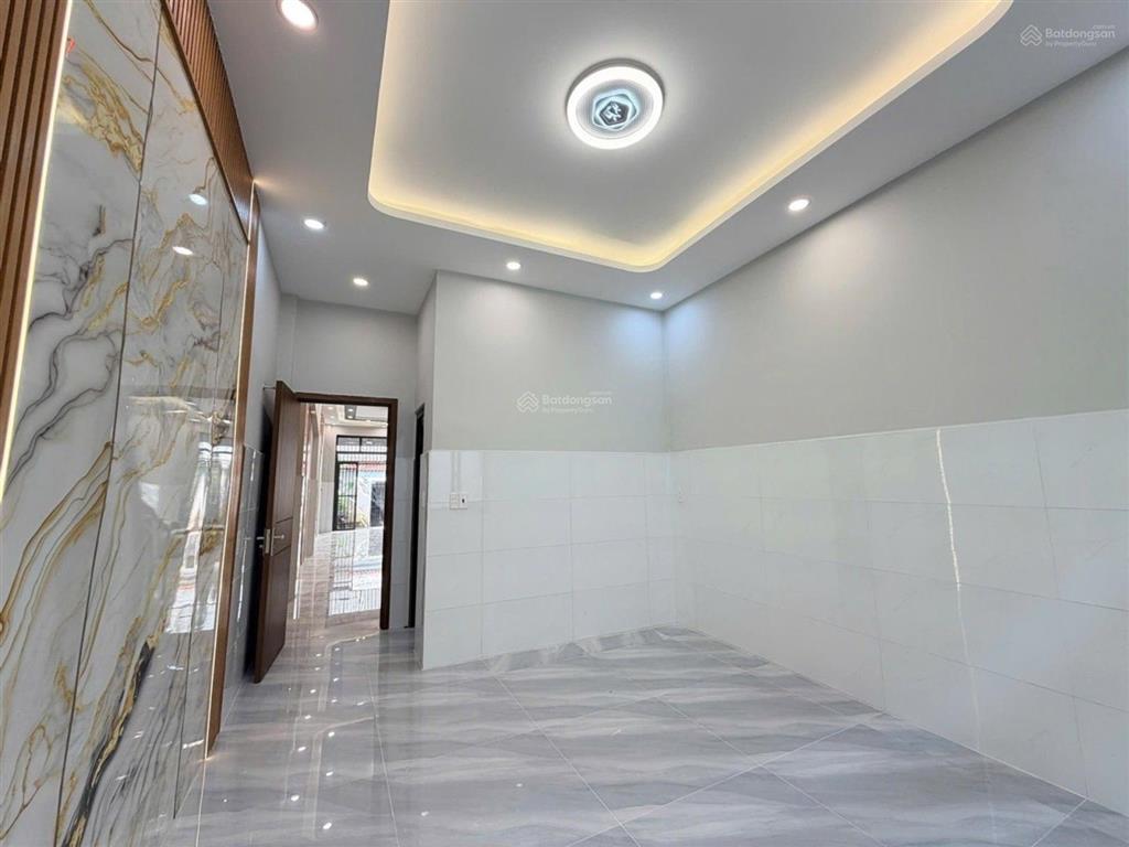 Nhà đường số 3 giáp aeon tân phú
dt 78m2, 4 phòng ngủ
hẻm 5m  sổ mới 2026  giá 5.x tỷ (tl)