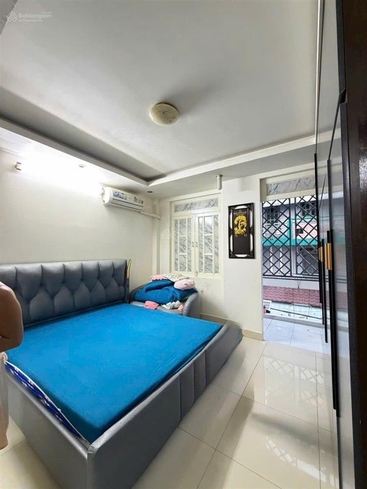 3 tầng đúc hẻm 703 hương lộ 2
dt 4m x 10m, 3 phòng ngủ
hẻm 5m  giá 4.99 tỷ (tl)