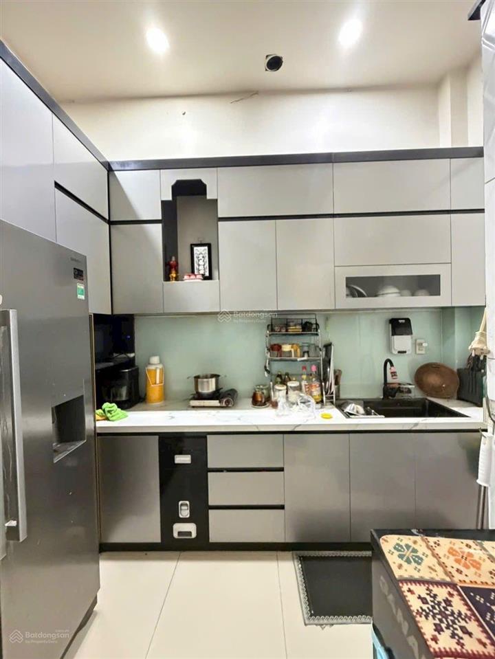 3 tầng đúc hẻm 703 hương lộ 2
dt 4m x 10m, 3 phòng ngủ
hẻm 5m  giá 4.99 tỷ (tl)