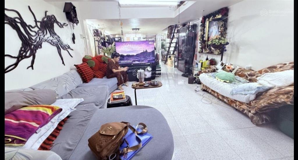 Bán c/c lão tử 126nn2 tầng 1 ,q5 giá chỉ nhỉnh 3tỷ phù hợp gđ đông người .
 hiện tại 2pn ,2wc ,bếp