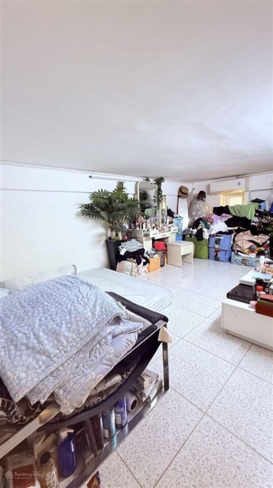 Bán c/c lão tử 126nn2 tầng 1 ,q5 giá chỉ nhỉnh 3tỷ phù hợp gđ đông người .
 hiện tại 2pn ,2wc ,bếp