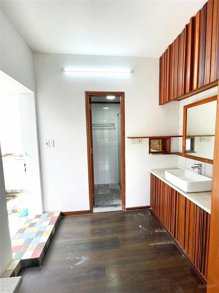 Chung cư nhiêu tứ 1 phan xích long ,phía sau coopmart thuận tiện di chuyển quận 1 ,3 ,...