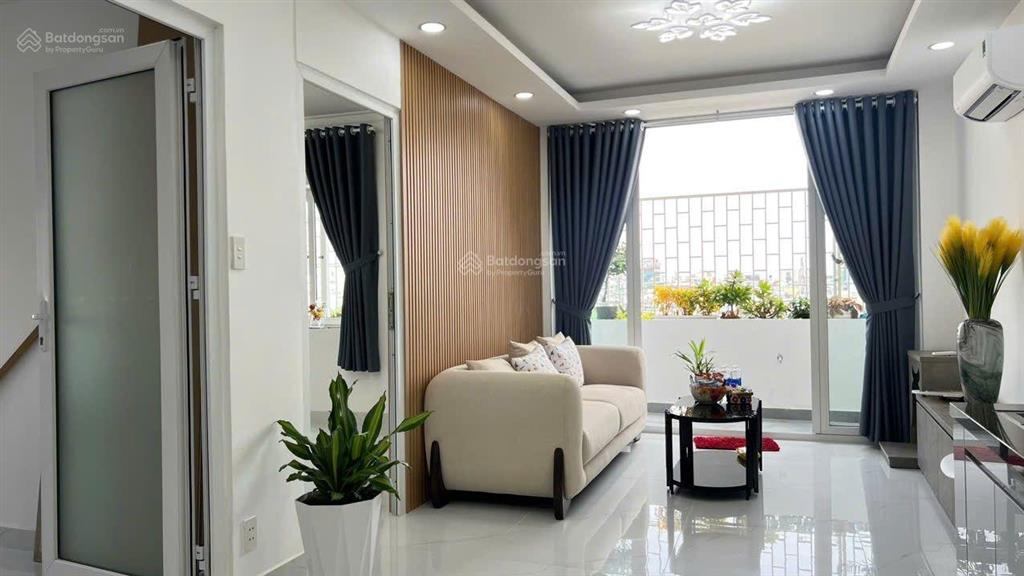 Duy nhất cc phan xích long giáp q1,q3 nằm trên đường ẩm thực sầm uất nhất sài gòn .
 dt 66m2 2pn
