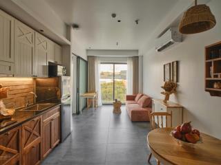 Cho thuê căn hộ dịch vụ(serviced apartment) ngay trung tâm hcm, 70m2, 2 ban công thoáng chỉ từ 11tr