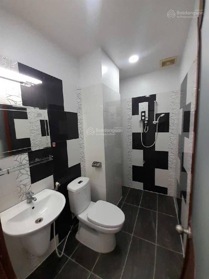 Bán nhà sát aoen tân phú mặt tiền ngang 5 hiếm 1 trệt 4 lầu giá nhỉnh 9 ty