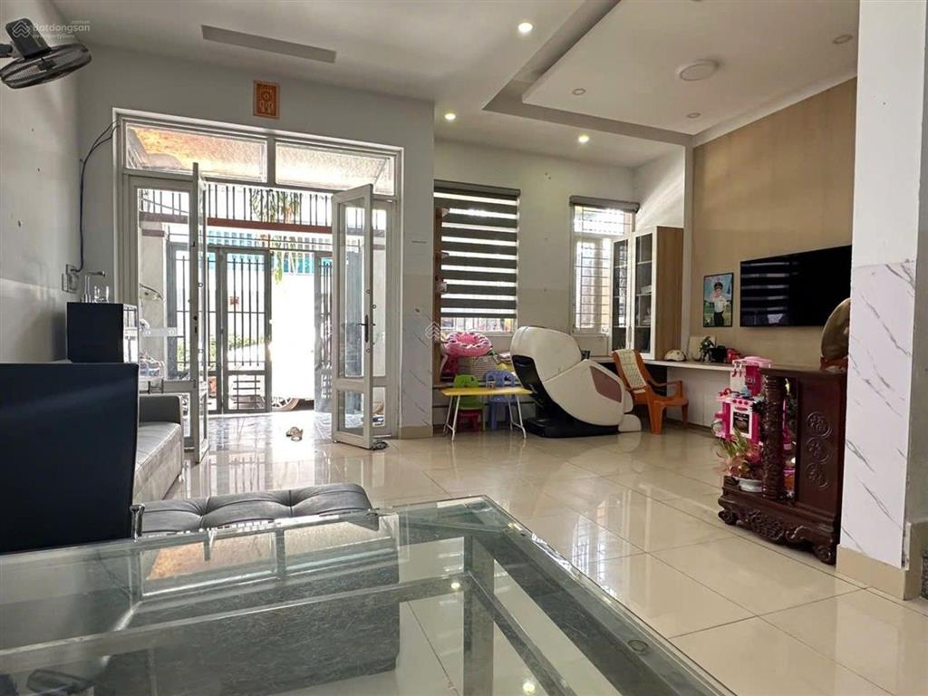 Bán nhà sát aoenmall tân phú 72 m 4 tầng hẻm oto thông giá đúng 7 tỷ