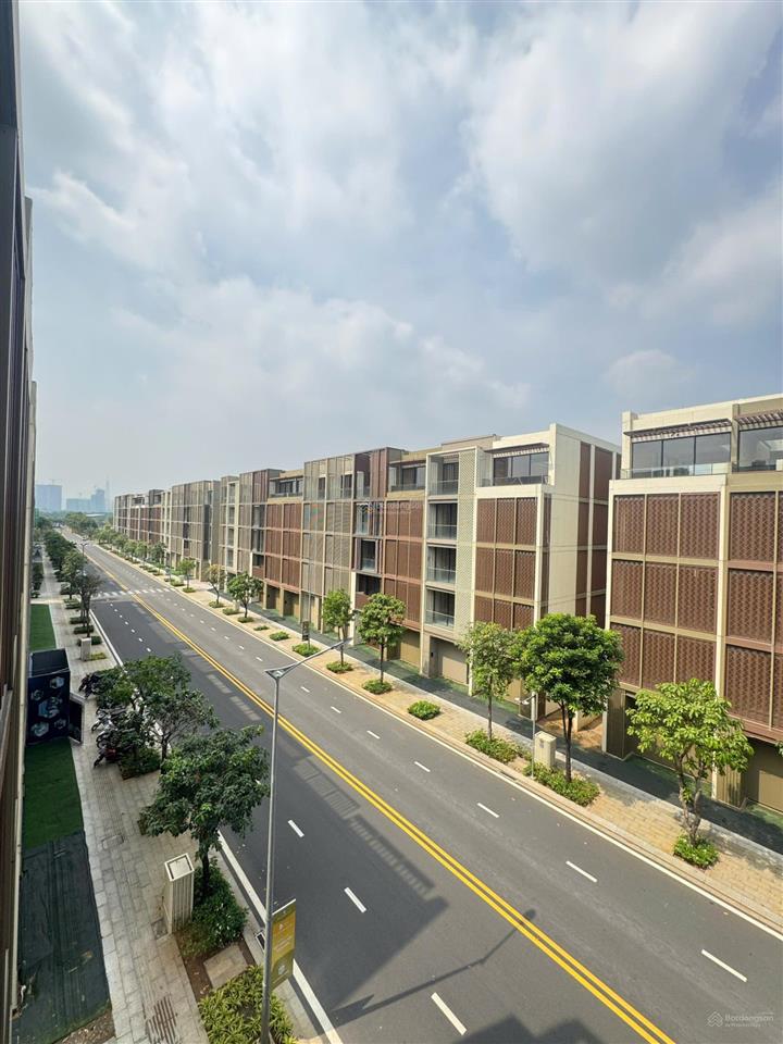 Cần bán gấp nhà phố global city  soho đường lớn thông thoáng giá chỉ 33 tỷ