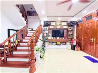Nhà đẹp ở ngay  trung tâm ba đình  an cư đỉnh  gần phố  hoa hậu ba đình gần ô tô.
