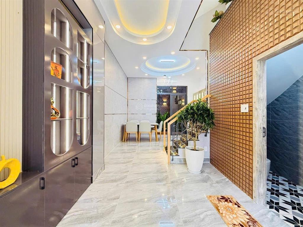 Chính chủ bán nhà 62,8m2 giá 2 tỷ 180 triệu đường hồng bàng, phường 1, quận 11