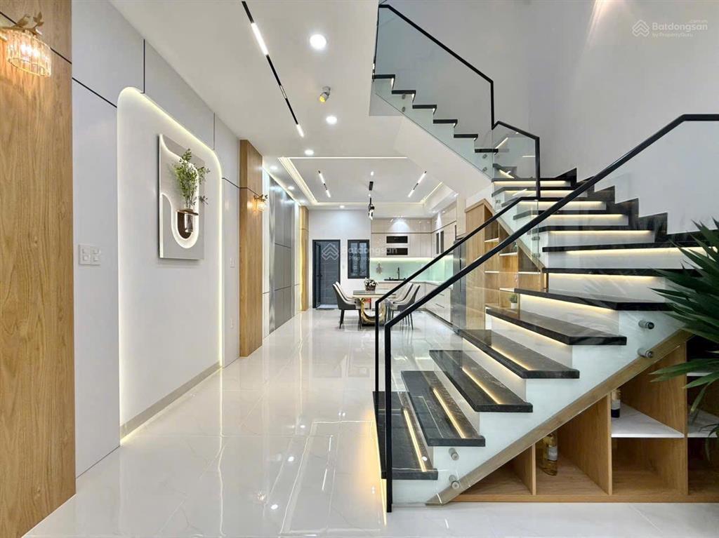 Bán nhà riêng 66m2 đường quốc hương, phường thảo điền, quận 2