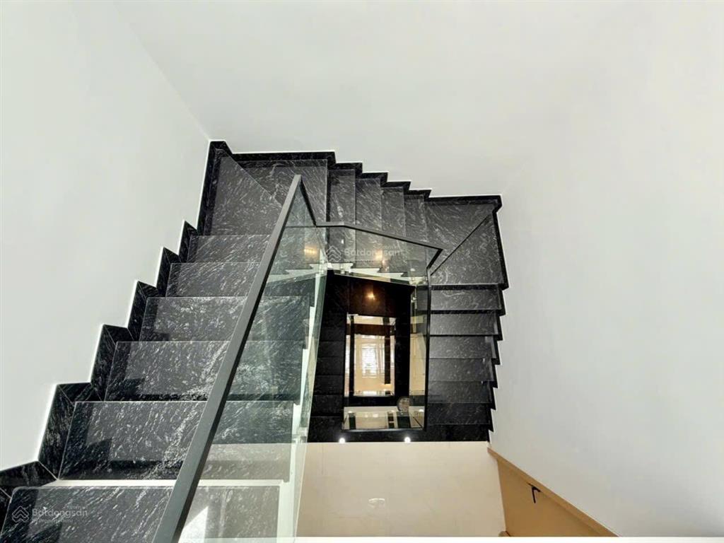 Bán nhà riêng 66m2 đường quốc hương, phường thảo điền, quận 2