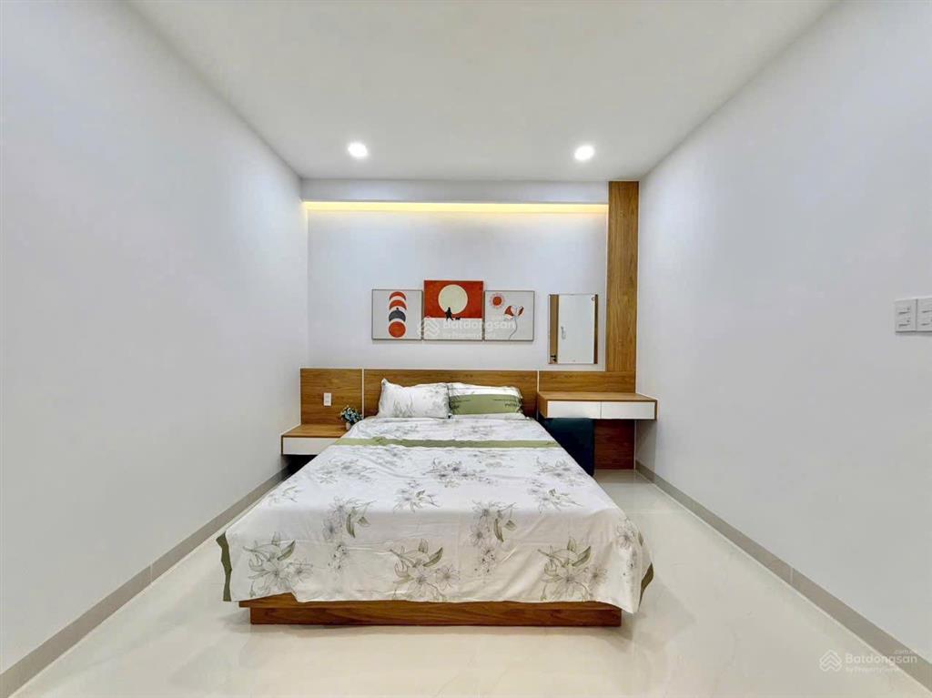 Bán nhà riêng 66m2 đường quốc hương, phường thảo điền, quận 2