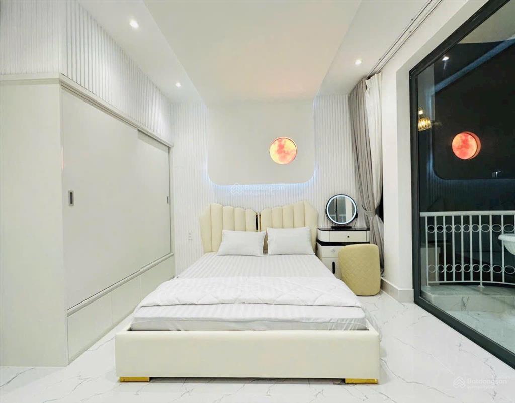 Căn 3 lầu 42m2 giá 2 tỷ 180 triệu đường tám danh, phường 4, quận 8.