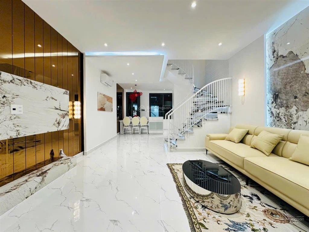 Căn 3 lầu 42m2 giá 2 tỷ 180 triệu đường tám danh, phường 4, quận 8.