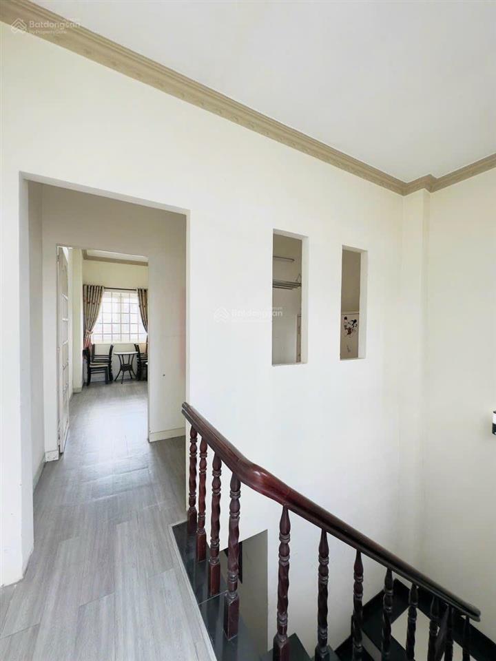 Bán nhà 40,7m2 giá 2 tỷ 380 triệu đường lê hồng phong, p2, quận 5, sổ hồng riêng