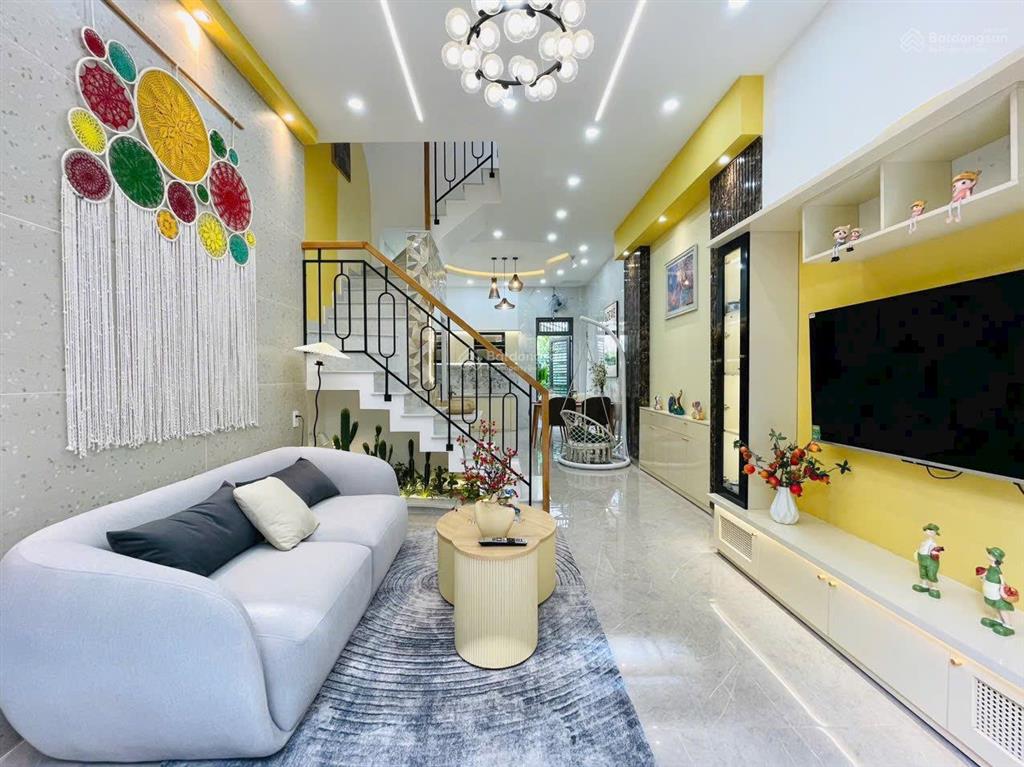 Định cư nước ngoài bán nhanh căn 49,8m2 giá 3 tỷ 280 triệu đường nguyễn tri phương, p5, q10.