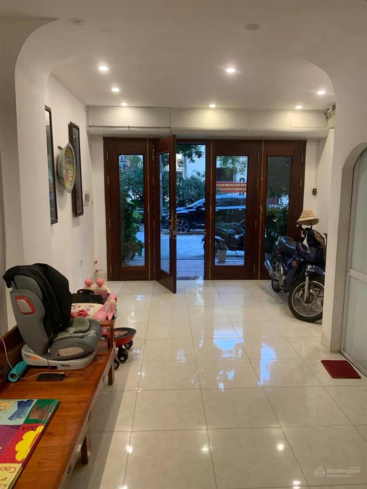 Bán nhà phân lô vỉa hè kđg ngô thì nhậm  45m2 x 5 tầng thang máy full nội thất, ngay chân chung cư