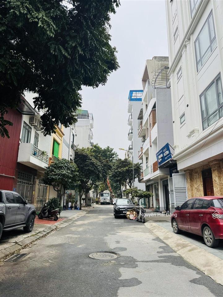 Bán nhà c4 phân lô dv đối diện tttm aeon mall, kđt dương nội  50m x 4m gần trục đường lê quang đạo