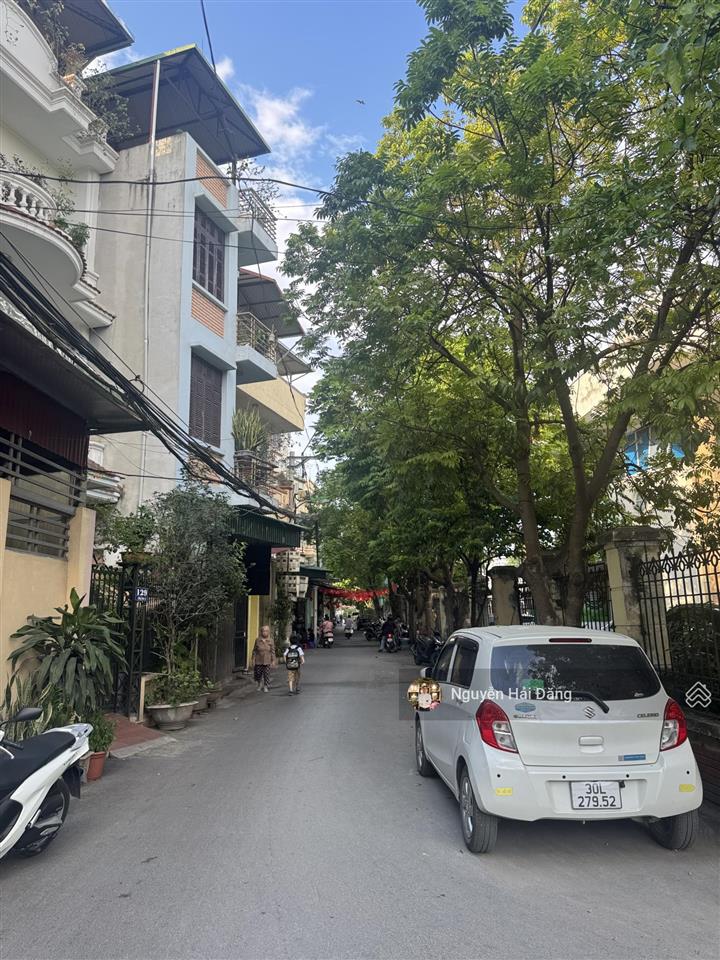 Nhỉnh 5 tỷ! bán nhà 4 tầng ô tô đỗ cửa ngay trần phú, văn quán  dt 30m2 cạnh sở thư pháp hà đông