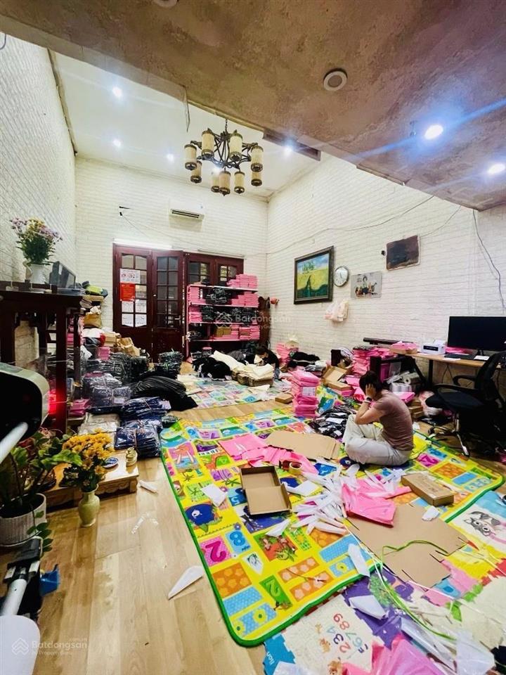 Bán nhà 3 tầng phân lô 2 ô tô tránh ngay tô hiệu, chợ hà đông  dt 84m2 x 5m sát phố nhỉnh 13.xtỷ