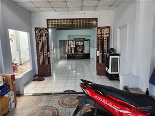 Nhà ngay chợ hóc môn  dt khủng 128m2, đường 8m ô tô đỗ cả ngày  (5,6x23) giá hơn 4 tỷ xíu