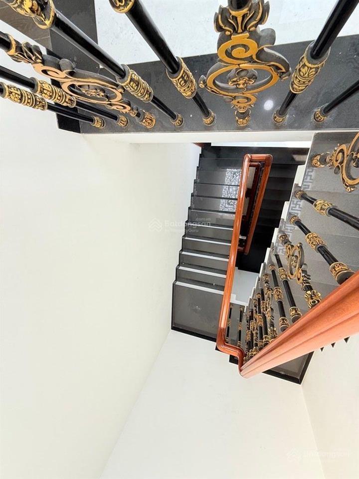 Vip! mt lô góc hiệp thành city  4 tầng (8x20)  nhà btct đẹp  bán giá tốt