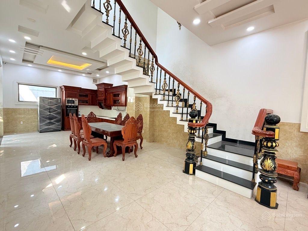 Vip! mt lô góc hiệp thành city  4 tầng (8x20)  nhà btct đẹp  bán giá tốt