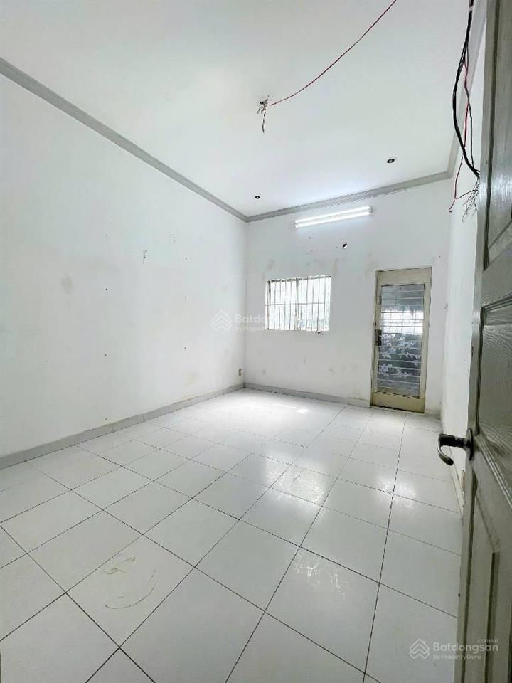 Nhà 3tầng, mặt tiền song hành, trung mỹ tây, q12  (4,8x10m) vị trí kd rất tốt  giá tốt