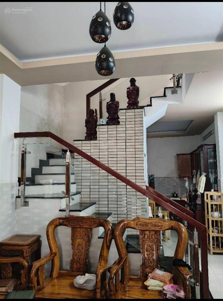 Nhà 3tầng, đường 4m sát nguyễn văn quá, q12  nhà đẹp btct cứng cáp  dt 46m2 giá tốt