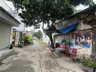 Dãy trọ cũ!! bán đất 348m2 full thổ cư, ngang 28m  đường 5m ô tô  trần văn mười, hóc môn