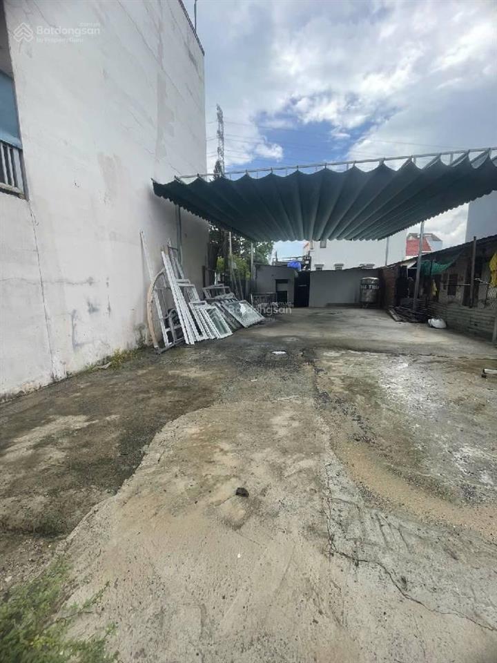 Mt thái thị giữ, ngay ngã 4 phan văn hớn, bà điểm  vị trí vip  dt (8x30m) full thổ cư  giá gấp
