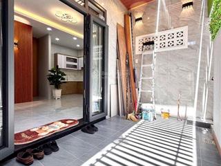 Nhà đẹp 2tầng xách valy vào ở ngay  dt 40m2, ngay cvpm quang trung  trung mỹ tây, q12