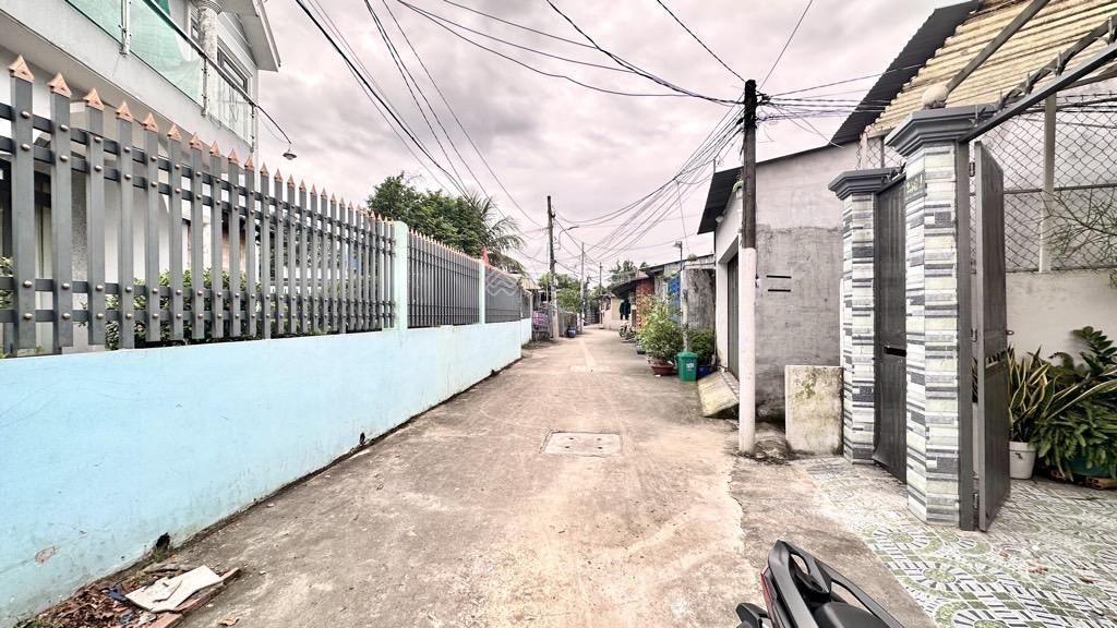 Nhà 3tầng btct đường ô tô trần thị cờ, thới an  sát gò vấp  dt 92m2  giá 4tỷ