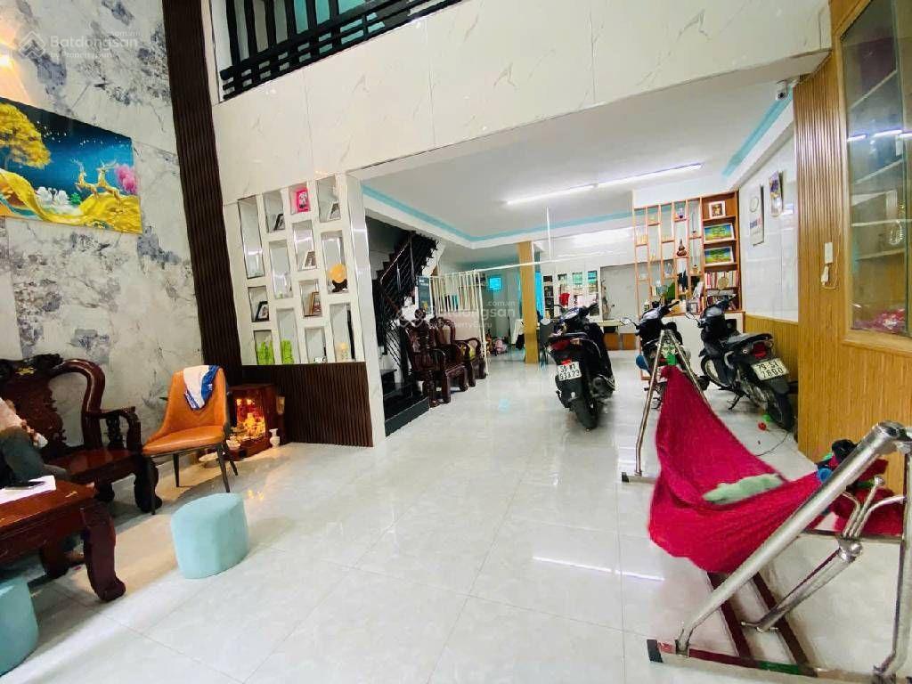 Nhà 3tầng btct đường xe tải thông, phường 14 gò vấp  dt 71m2 (5,2x16) nở hậu 5,88m + 60m2 đất dư