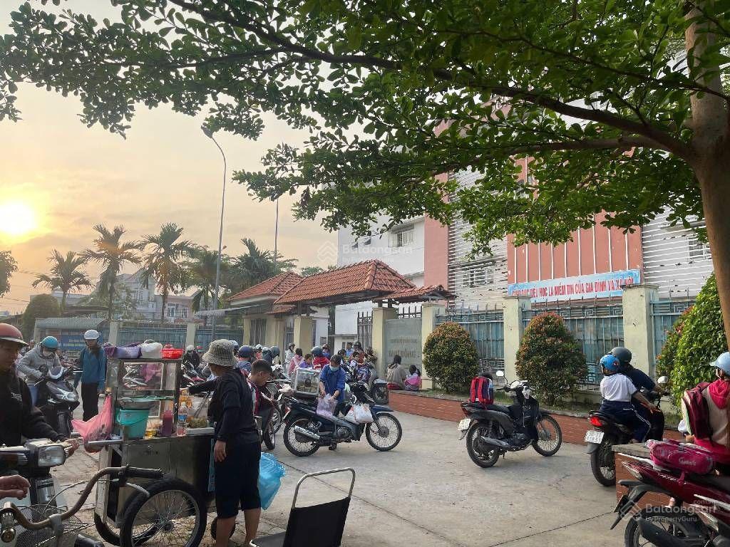 Nhà 2tầng mt nguyễn thị nghé, đông thạnh  trước trường học tam đông  dt 71m2 (4x18)  kd tốt