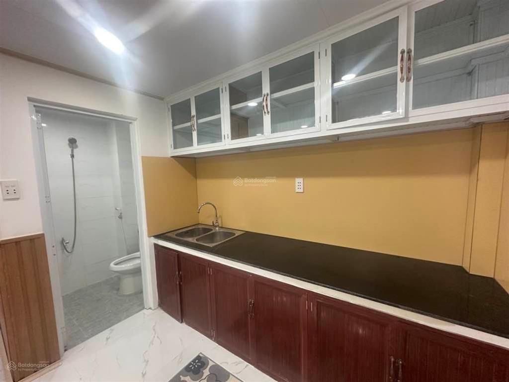 Nhà đẹp vô ở ngay, song hành, đông hưng thuận  đường ô tô vô tận nhà, giá tốt