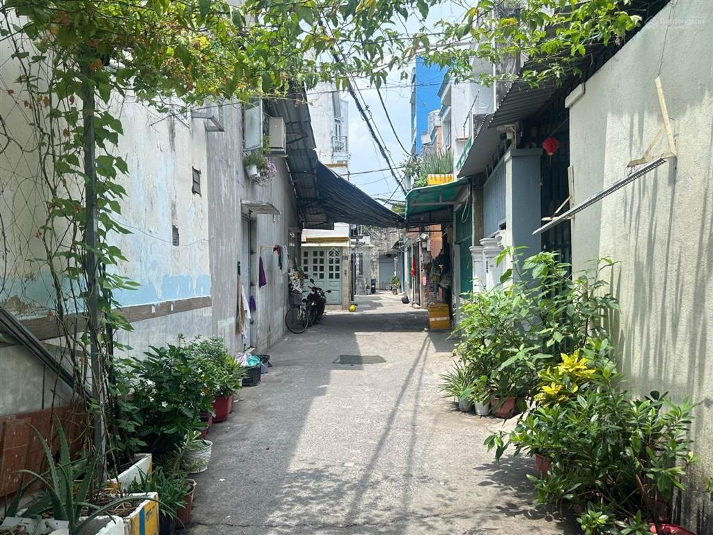 Nhà đẹp vô ở ngay, song hành, đông hưng thuận  đường ô tô vô tận nhà, giá tốt