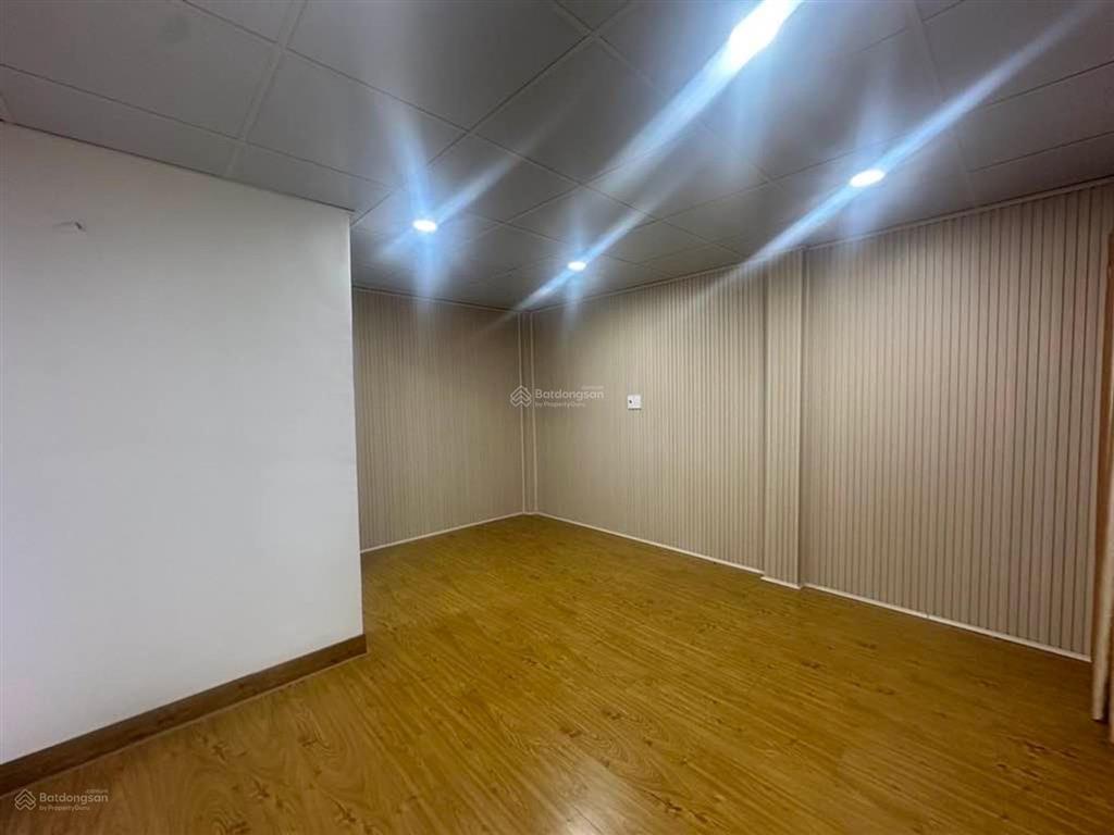 Nhà đẹp vô ở ngay, song hành, đông hưng thuận  đường ô tô vô tận nhà, giá tốt