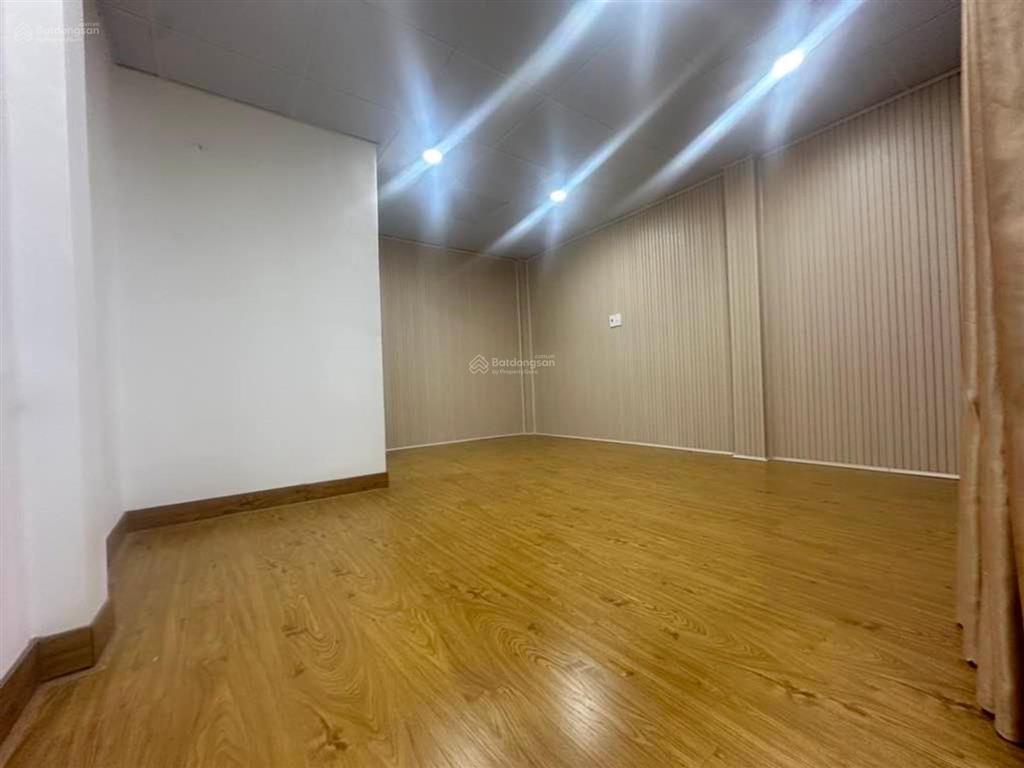 Nhà đẹp vô ở ngay, song hành, đông hưng thuận  đường ô tô vô tận nhà, giá tốt