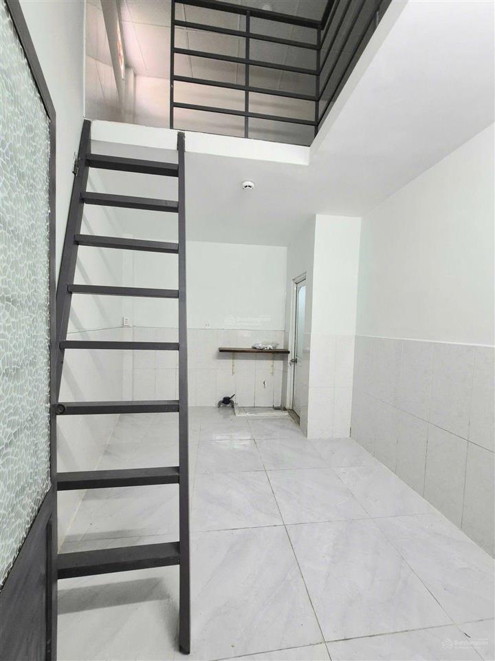 Nhà 3 tấm đúc  đường 6m phạm đăng giảng  ngay trường thcs nguyễn trải  dt 93m2 ngang 6m nở hậu