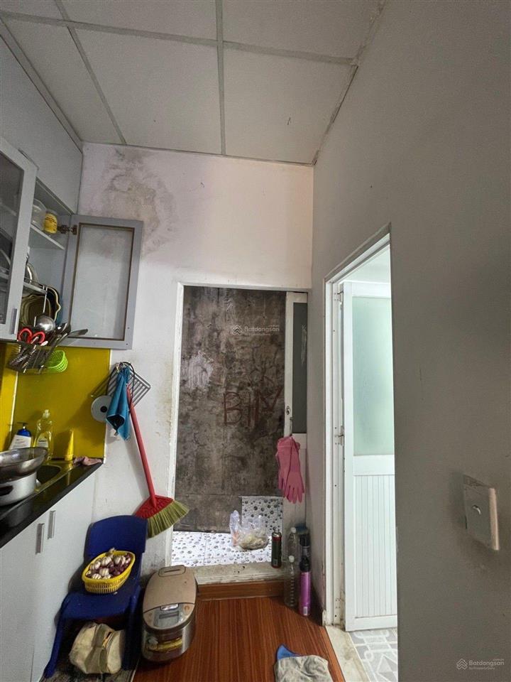 Nhà 2 tầng đường ô tô tránh 6m, trường chinh, đht q12  dt 46m2 nhà đẹp sân vườn  sổ hồng riêng