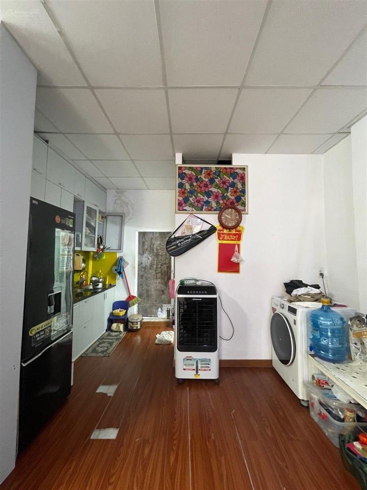 Nhà 2 tầng đường ô tô tránh 6m, trường chinh, đht q12  dt 46m2 nhà đẹp sân vườn  sổ hồng riêng